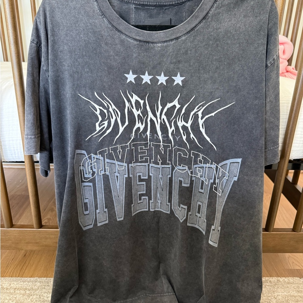 Givenchy Men's Charcoal Graphic Tee - Picture 4 of 4